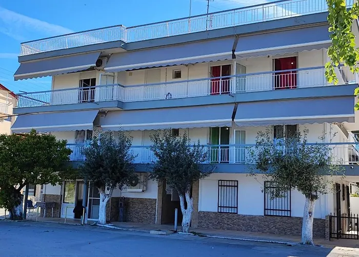 Makis Apartments Flogita
