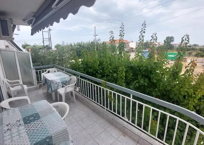Makis Apartments Flogita