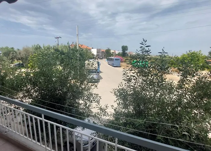 Makis Apartments Flogita