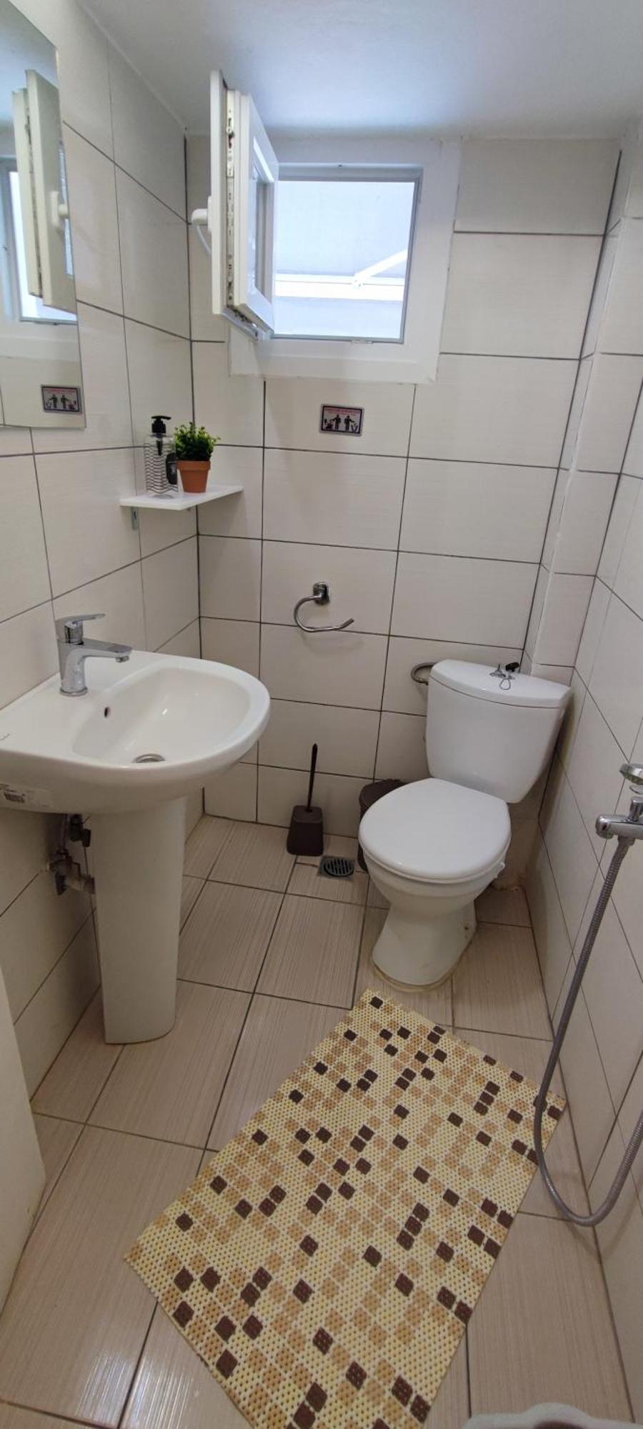 Apartment Makis