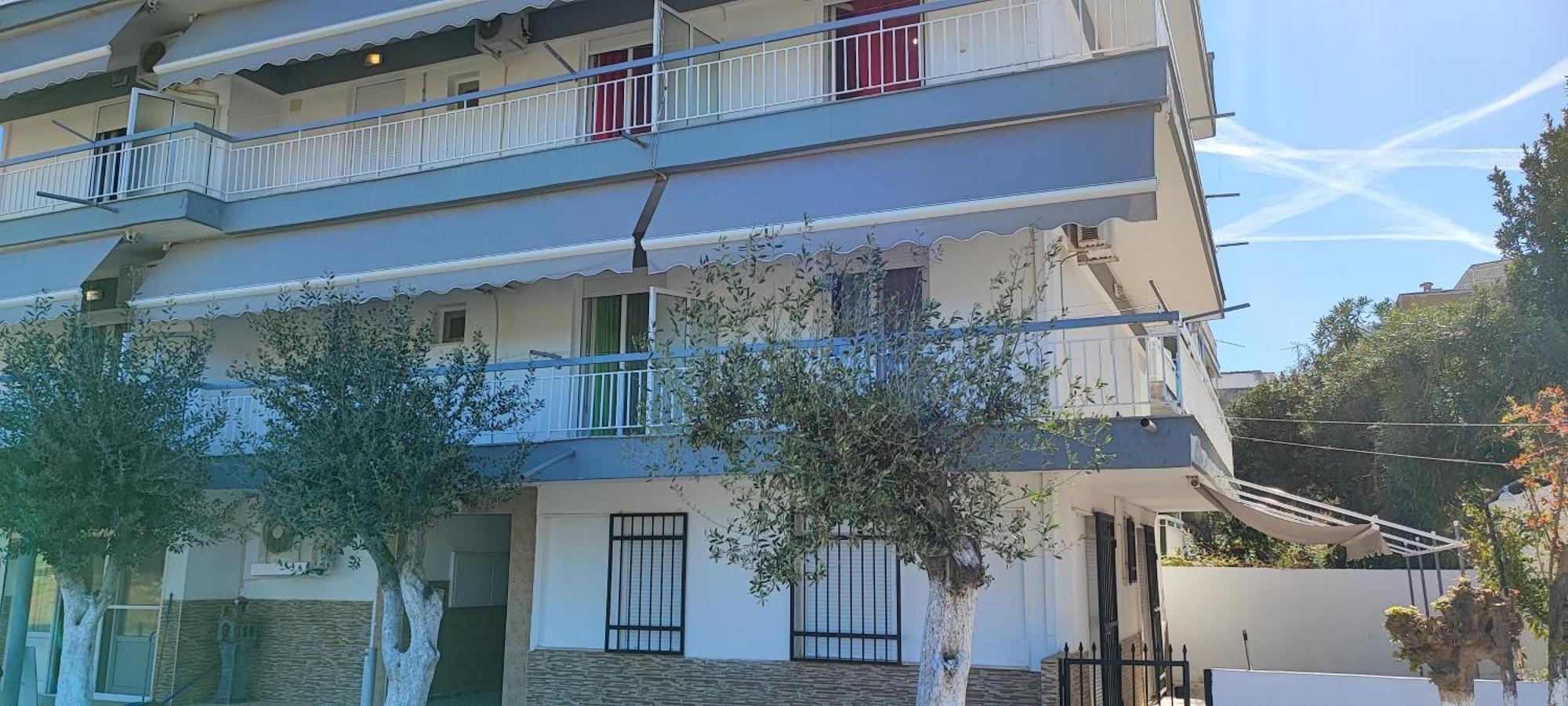 Makis Apartment Flogita